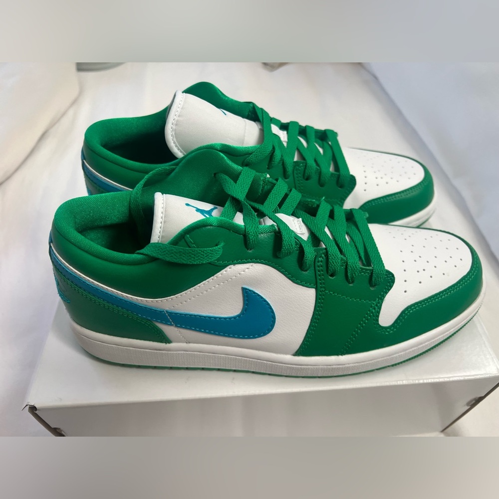 NEW AIR JORDAN 1 LOW